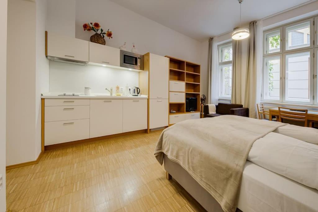 Deluxe Suite In Prime Location ปราก ภายนอก รูปภาพ