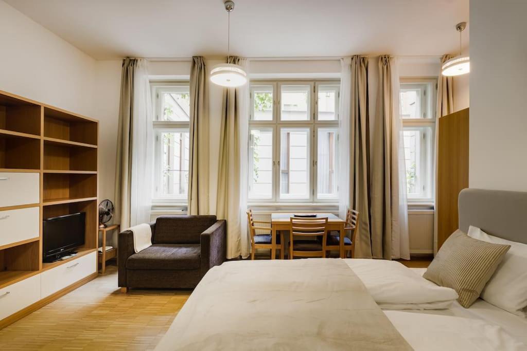Deluxe Suite In Prime Location ปราก ภายนอก รูปภาพ